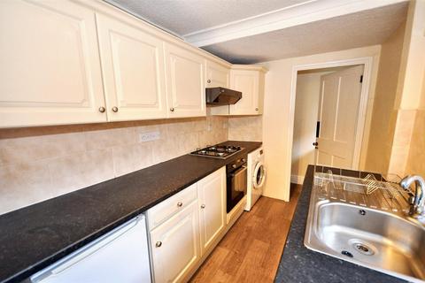 2 bedroom terraced house to rent, Guy Street, Warwick