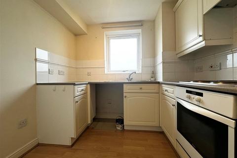 2 bedroom flat to rent, Russell Quay, West Street, Gravesend