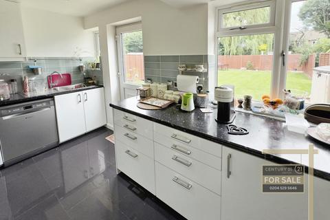 9 Edinburgh Drive, Ickenham, Uxbridge, UB10 8QY