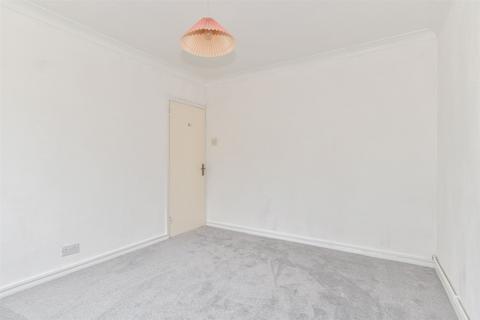 2 bedroom ground floor flat for sale, Three Corners, Bexleyheath, Kent