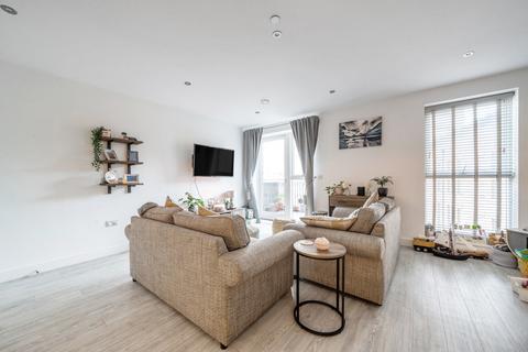 2 bedroom apartment for sale, Trinity Way, London