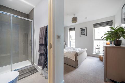 2 bedroom apartment for sale, Trinity Way, London