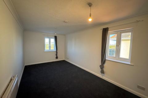 2 bedroom flat to rent, Walsingham Close, Hatfield, AL10