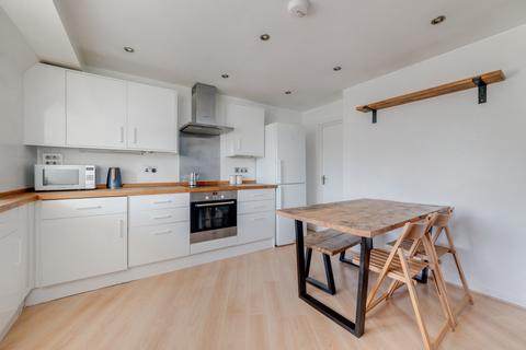 2 bedroom flat for sale, Gatcombe House, East Dulwich Estate, London, SE22