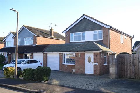 4 Vale End, Chelmsford, CM2 8NZ