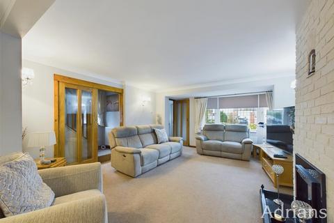 4 Vale End, Chelmsford, CM2 8NZ