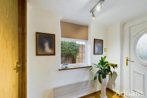 4 Vale End, Chelmsford, CM2 8NZ