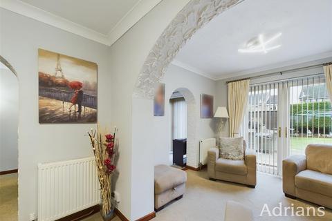 4 Vale End, Chelmsford, CM2 8NZ