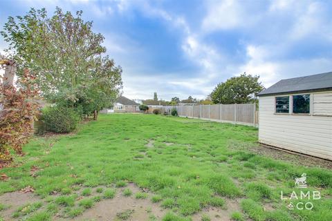 4 bedroom detached bungalow for sale, Point Clear Road, Clacton-On-Sea CO16