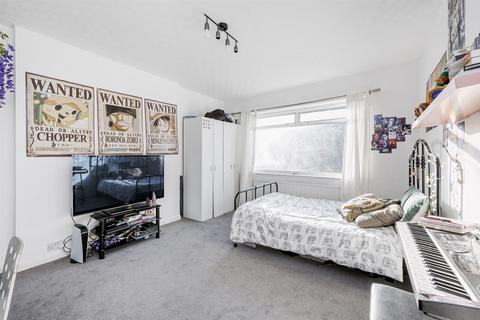 36 Friars Way, London, W3 6QE