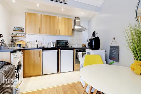 1 bedroom flat for sale, Selsdon Road, South Croydon