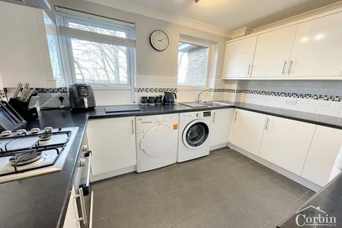 2 bedroom flat for sale, The Bluff, Bournemouth, Dorset