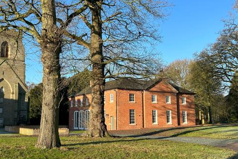 3 bedroom semi-detached house to rent, Lawnhead, Stafford, ST20