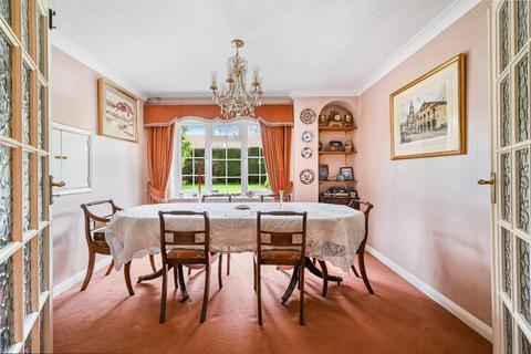 4 bedroom detached house for sale, Barn Close, Banstead