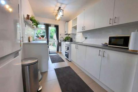 2 bedroom ground floor maisonette for sale, Hatton Road, Bedfont, TW14