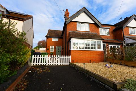 3 bedroom semi-detached house to rent, Harpley Road, Defford, WR8