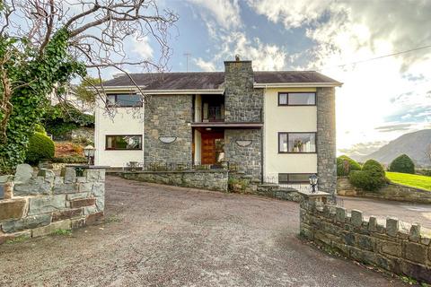 4 bedroom detached house for sale, Town Hill, Llanrwst, Conwy, LL26