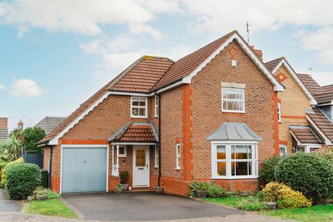 4 bedroom detached house for sale, Eglantine Close, Oadby, LE2