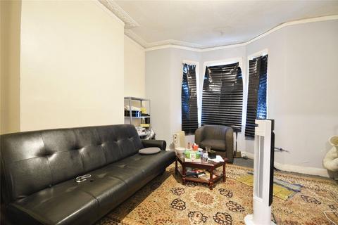 2 bedroom apartment for sale, Belton Road, London, NW2