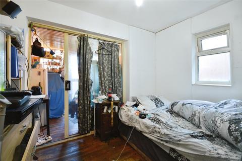 2 bedroom apartment for sale, Belton Road, London, NW2