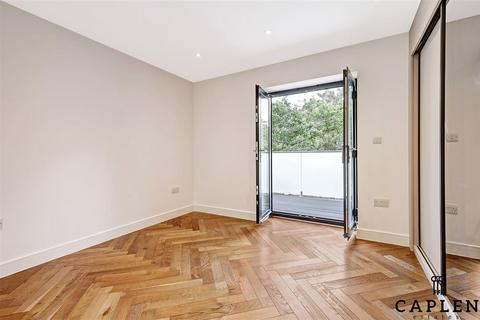 1 bedroom apartment for sale, Manor Road, Chigwell