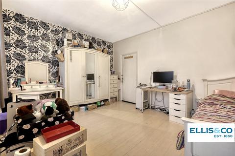 56 Kirkton Road, London, N15 5EY