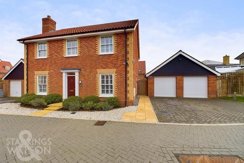 4 bedroom detached house for sale, William Green Way, Blofield, Norwich