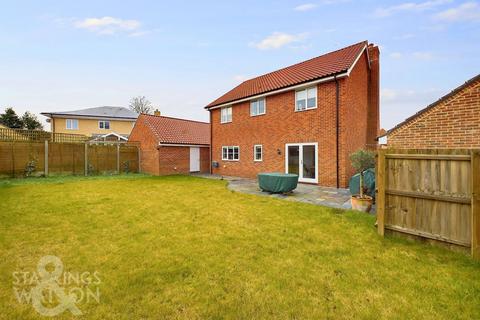 4 bedroom detached house for sale, William Green Way, Blofield, Norwich