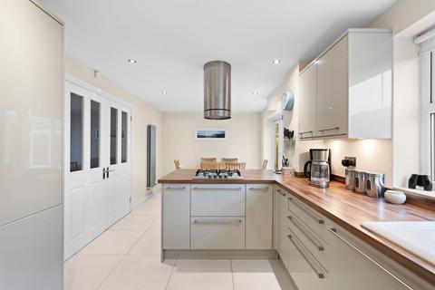 10 Esk Hause Close, West Bridgford, Nottingham, NG2 6SG