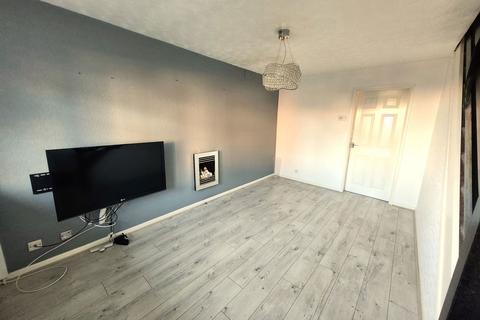 2 bedroom terraced house to rent, Windsor Road, Halesowen B63