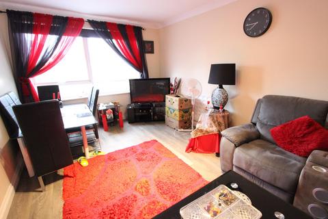 2 bedroom flat to rent, Friern Park, London N12