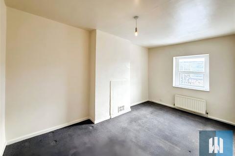 1 bedroom end of terrace house to rent, Baker Street, Oakes, Huddersfield, HD3