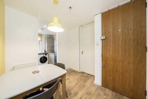 2 bedroom flat to rent, Grafton Road, London NW5