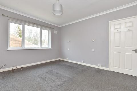 16 Ryebridge Close, Leatherhead, KT22 7QH