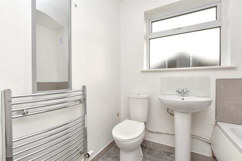 16 Ryebridge Close, Leatherhead, KT22 7QH