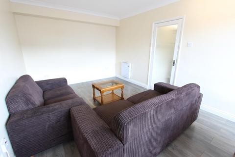 2 bedroom flat to rent, Friern Park, London N12