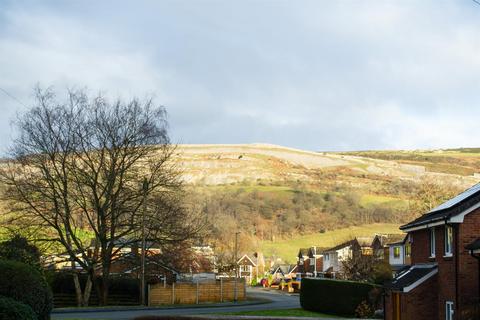 35 Tyn Y Celyn Drive, Llangollen, LL20 7PN