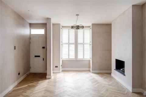 3 bedroom house to rent, Shinfield Street, London, W12