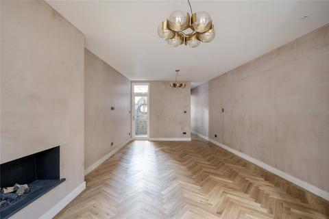 3 bedroom house to rent, Shinfield Street, London, W12