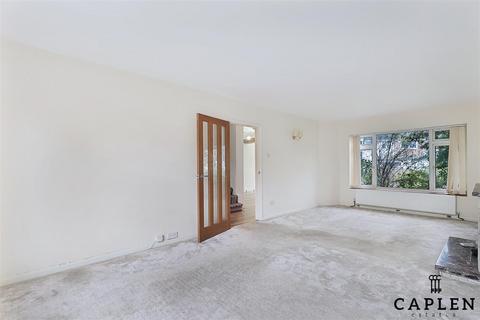 4 bedroom semi-detached house to rent, Broad Oak, Woodford Green