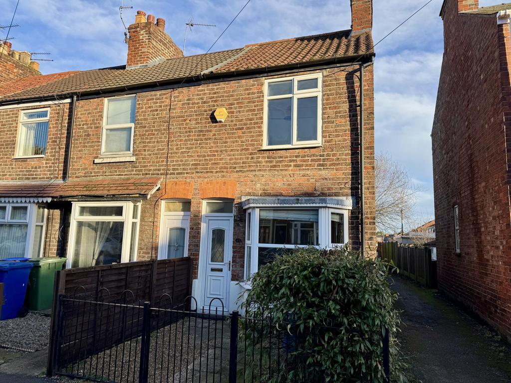2 Bedroom House - end terrace for Sale