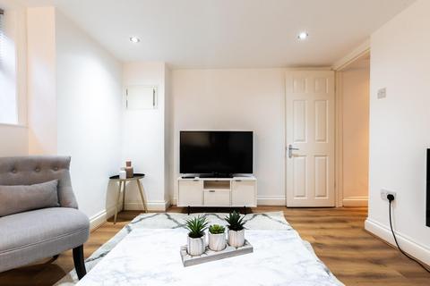 2 bedroom flat for sale, Waylen Street, Reading, RG1 7UR