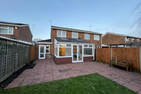 3 bedroom semi-detached house to rent, Woburn Drive, Nuneaton, CV10