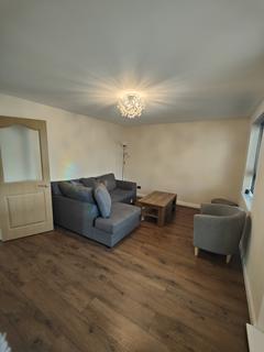 3 bedroom semi-detached house to rent, Woburn Drive, Nuneaton, CV10