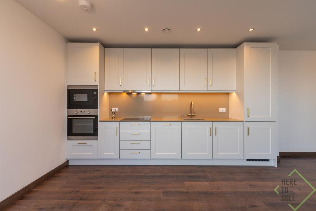 Flat 612, 2 Caxton Road, N22 6 FG-18