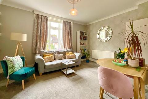 2 bedroom flat for sale, Somers Road, Reigate, Surrey