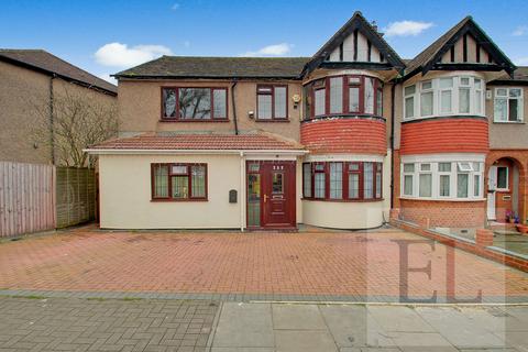 5 bedroom terraced house to rent, Kings Road, Harrow HA2