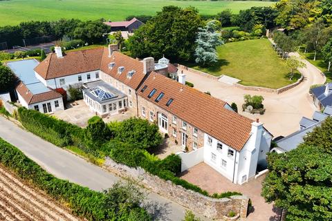 9 bedroom detached house for sale, A beautiful refurbished country house in St John