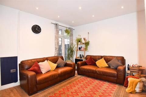 56 Avenue Road, Kings Heath, Birmingham, B14 7TJ