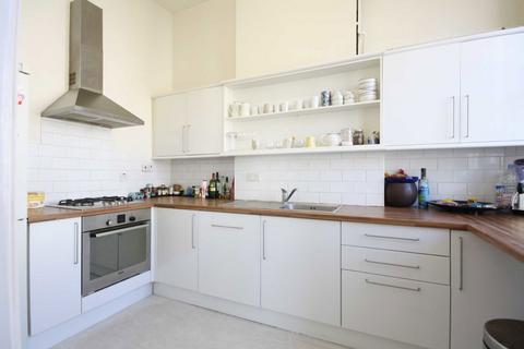 2 bedroom flat to rent, Sinclair Road, London W14